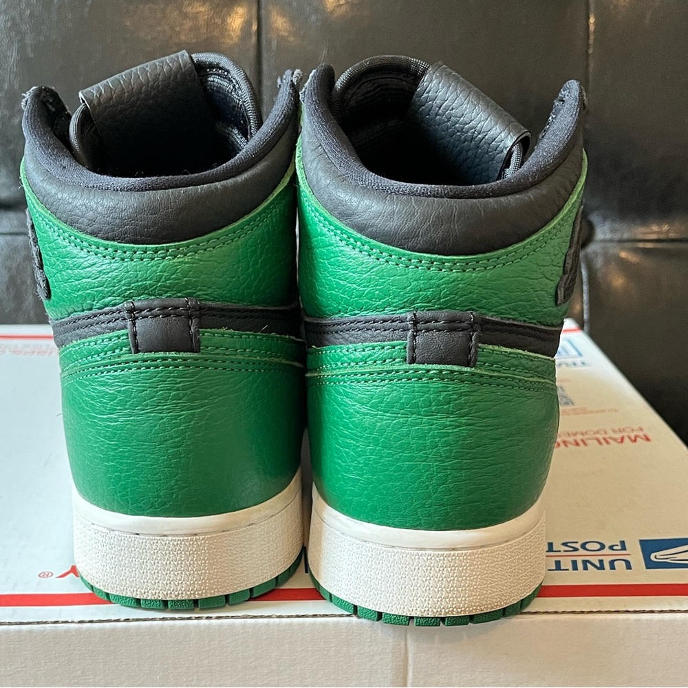 Jordan 1 High OG GS “Pine Green 2.0” Sz 5.5Y / Women’s 7 - Picture 3 of 7